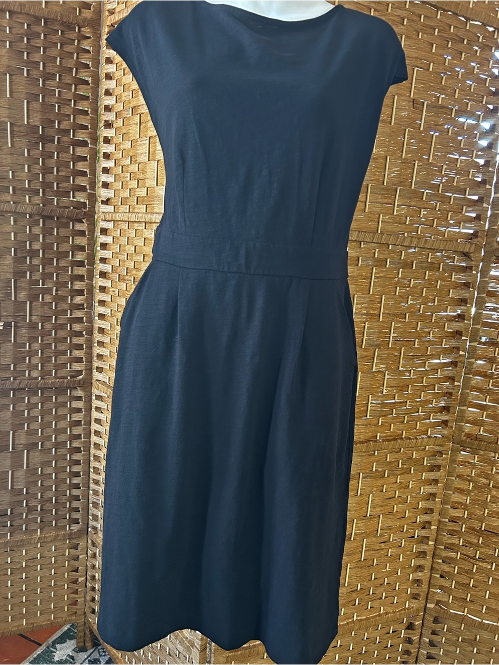 Boden Black Fit Flare Dress Size 8 Stretch Knit Pockets Work Career Midi